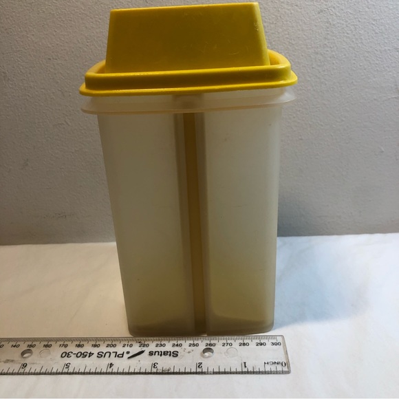 Vintage Tupperware Pickle Keeper Yellow 1332-8 - Picture 8 of 12